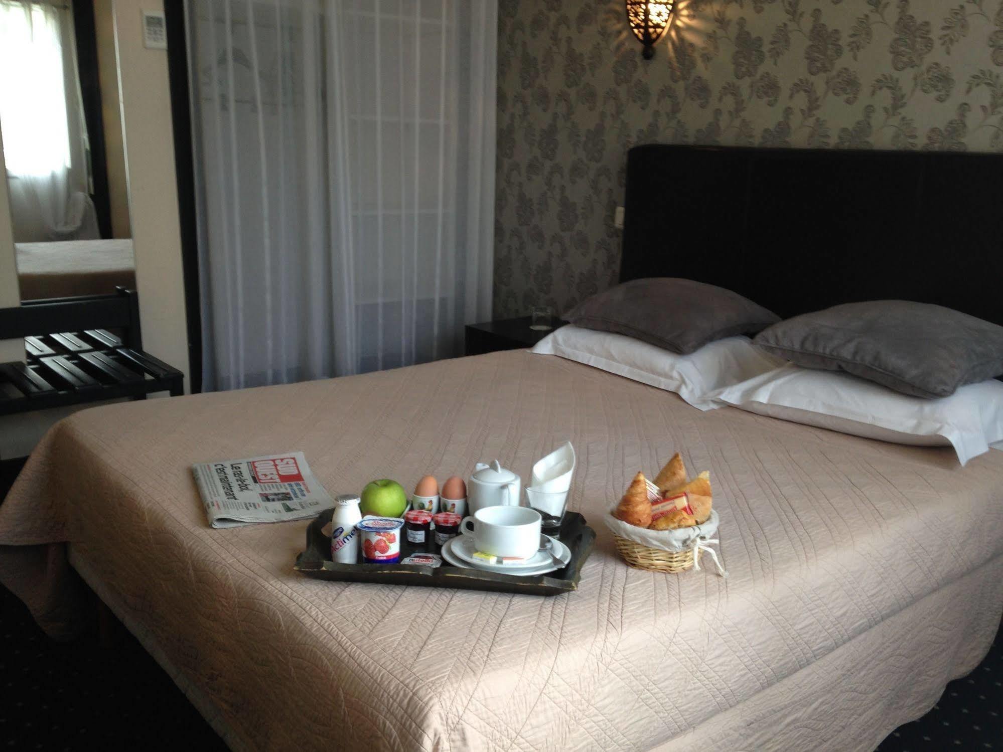 Hotel De France 베르주라크 외부 사진