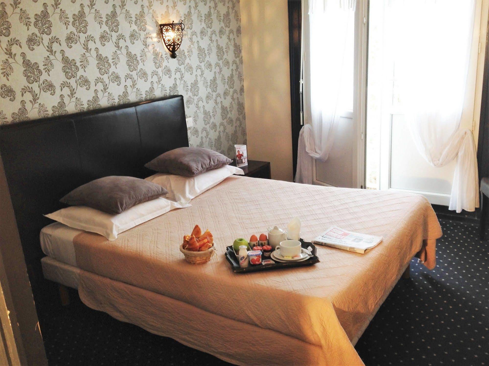 Hotel De France 베르주라크 외부 사진